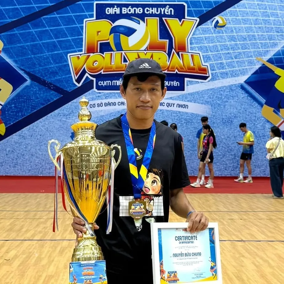 Th.S Nguyễn Bửu Chung tại giải bóng chuyền Poly Volleyball