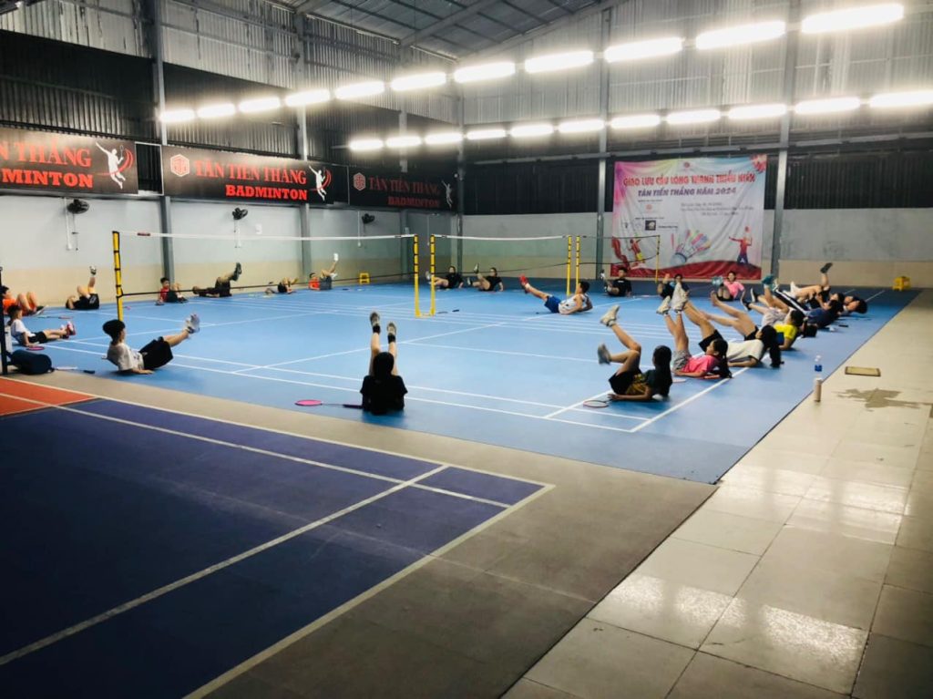 Lớp 2-4-6 từ 7h30-9h, sân 131 tây sơn