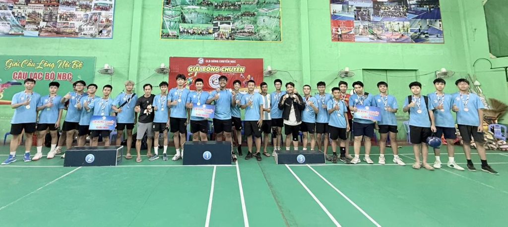 Lần đầu gặp nhau chào hè của các pe mầm non